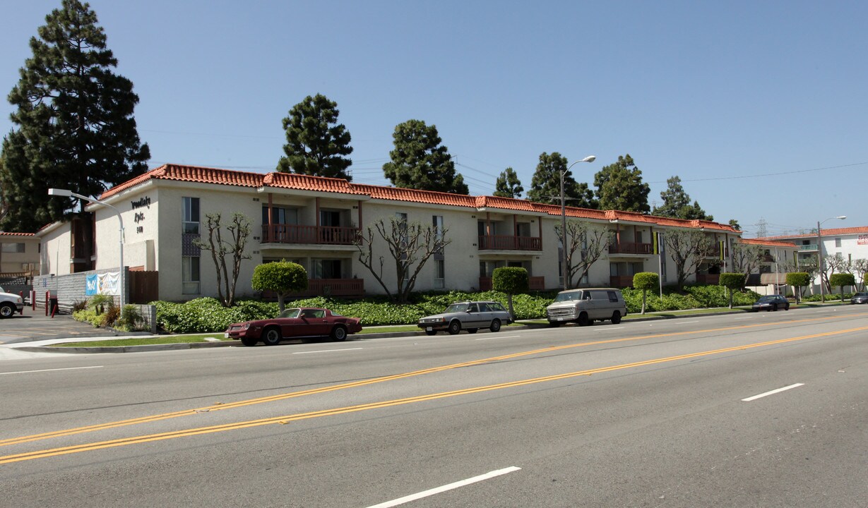 Woodlake Apartments in Torrance, CA - Foto de edificio