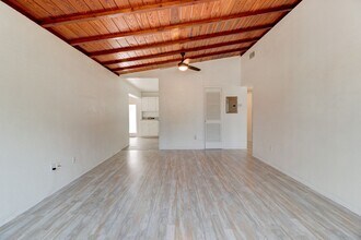 210 Lynnhurst Dr in Ormond Beach, FL - Building Photo - Building Photo