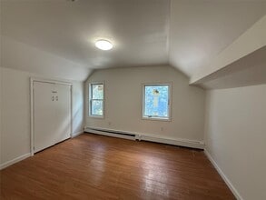 8 Harrison St in Poughkeepsie, NY - Building Photo - Building Photo