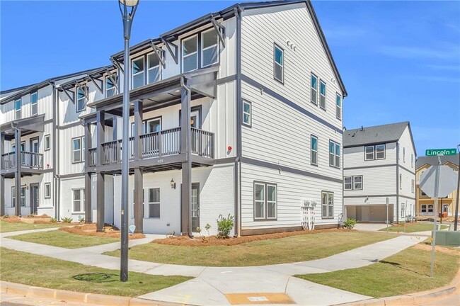 423 Lincoln St in Woodstock, GA - Building Photo - Building Photo