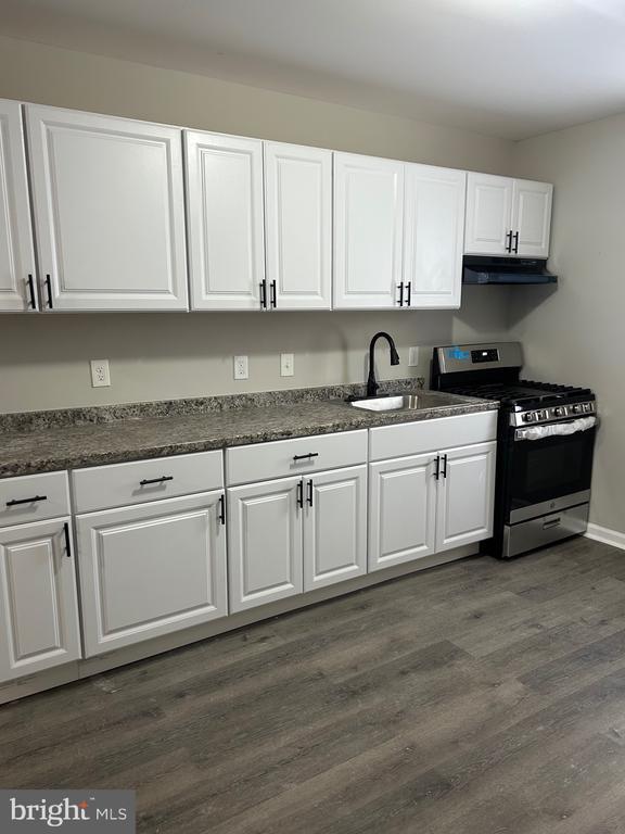 property at 720 N Port St