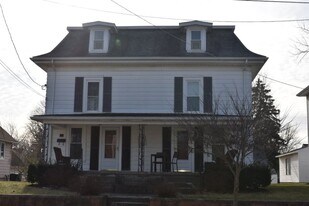 128 Byall Ave in Bowling Green, OH - Building Photo