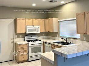 8428 Opal Splendor Ave in Las Vegas, NV - Building Photo - Building Photo