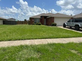 105 Shady Creek Ln in Terrell, TX - Building Photo