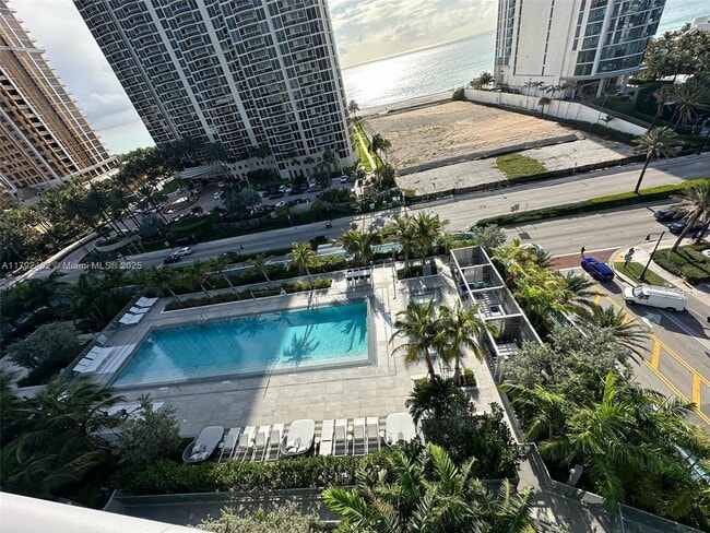 17550 Collins Ave, Unit 902 in Sunny Isles Beach, FL - Building Photo - Building Photo