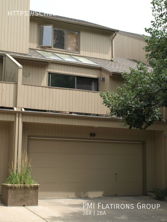 2954 Kalmia Ave in Boulder, CO - Building Photo