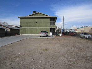 1316 E Carson Ave in Las Vegas, NV - Building Photo - Building Photo