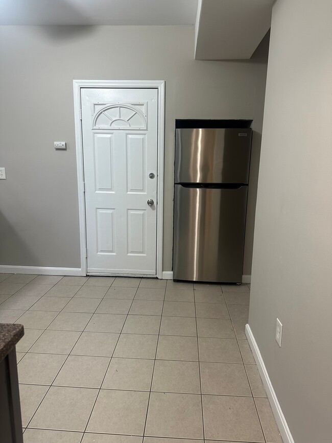 68 Bellevue St, Unit 1 in Boston, MA - Building Photo - Building Photo