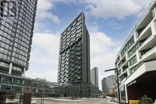 1 Quarrington Lane in North York, ON - Building Photo