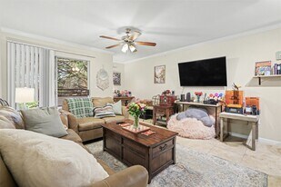 501 W 26th St in Austin, TX - Building Photo