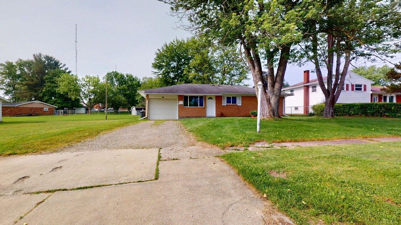 815 Burns St in Mansfield, OH - Building Photo
