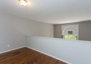 5 E 75th St in New York, NY - Building Photo - Building Photo