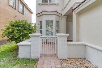 5363 SW 38th Ave in Fort Lauderdale, FL - Building Photo - Building Photo