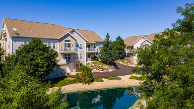 Hickory Pointe in Sun Prairie, WI - Foto de edificio - Building Photo