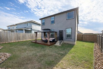 708 Yellow Ribbon Trl in Jarrell, TX - Foto de edificio - Building Photo
