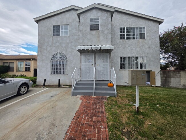 220 S Pannes Ave, Unit 3 in Compton, CA - Building Photo - Building Photo