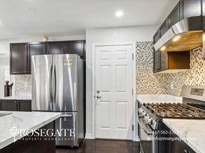 2 Mercedes Rd in Brampton, ON - Building Photo - Building Photo