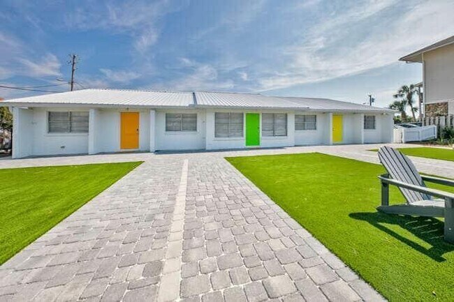 305 Barracuda Ave in Fort Walton Beach, FL - Building Photo - Building Photo