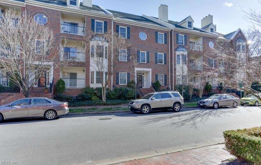 300 Yarmouth St, Unit 320 in Norfolk, VA - Building Photo