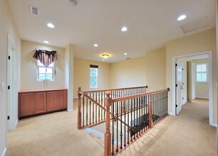 205 Barnhill Dr in Folsom, CA - Foto de edificio - Building Photo