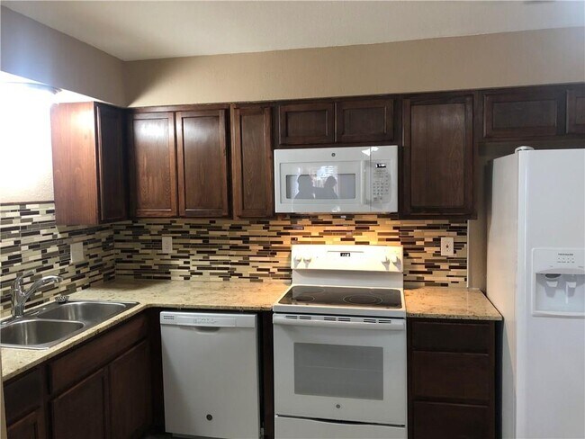 2008 Cypress Pl-Unit -B in Springdale, AR - Building Photo - Building Photo