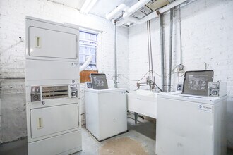 4532 N Damen Ave, Unit #2B in Chicago, IL - Building Photo - Building Photo