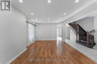 1 Cameron Glen Blvd in Toronto, ON - Building Photo - Building Photo