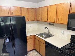 2 Juliet Ln in Perry Hall, MD - Building Photo - Building Photo
