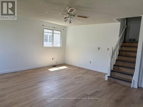 312 Pineview Gardens in Shelburne, ON - Building Photo - Building Photo