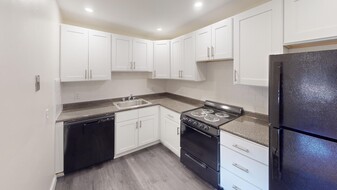 294 Tappan St, Unit 1A Apartamentos