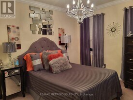 2757 William Jackson Dr in Pickering, ON - Building Photo