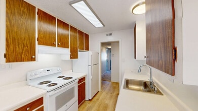 823 Las Gallinas Ave in San Rafael, CA - Building Photo - Building Photo