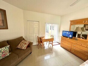 9103 Sand Shot Way in Port St. Lucie, FL - Building Photo - Building Photo