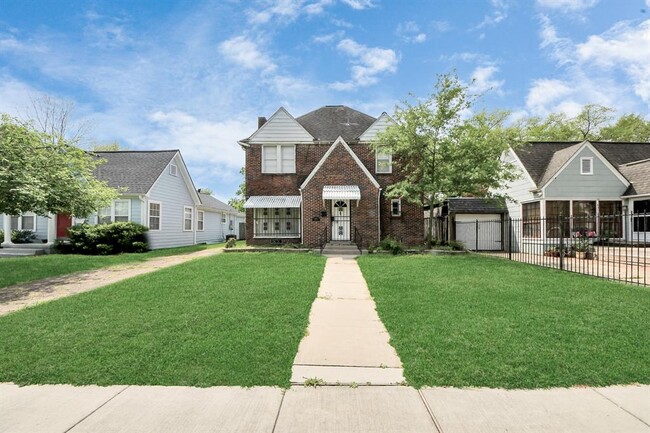 property at 4318 Jefferson St
