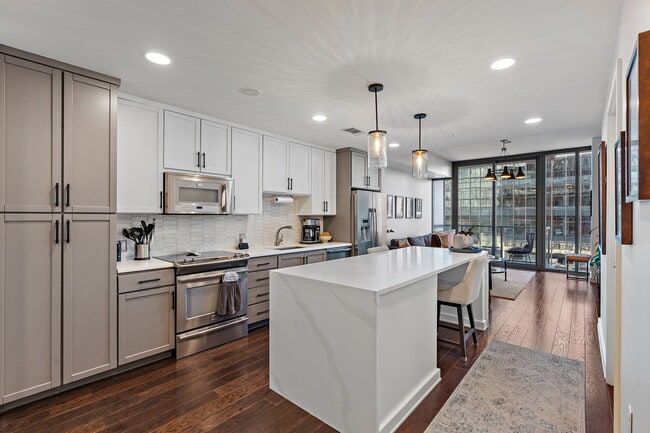 1212 Laurel St, Unit 708 in Nashville, TN - Building Photo - Building Photo