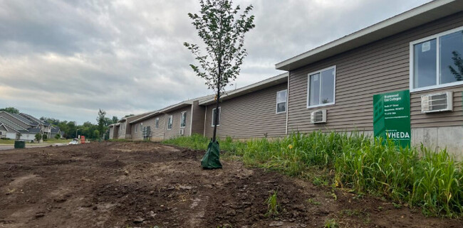 Maplewood Eco Cottages- Ages 55+ in Menomonie, WI - Building Photo - Building Photo