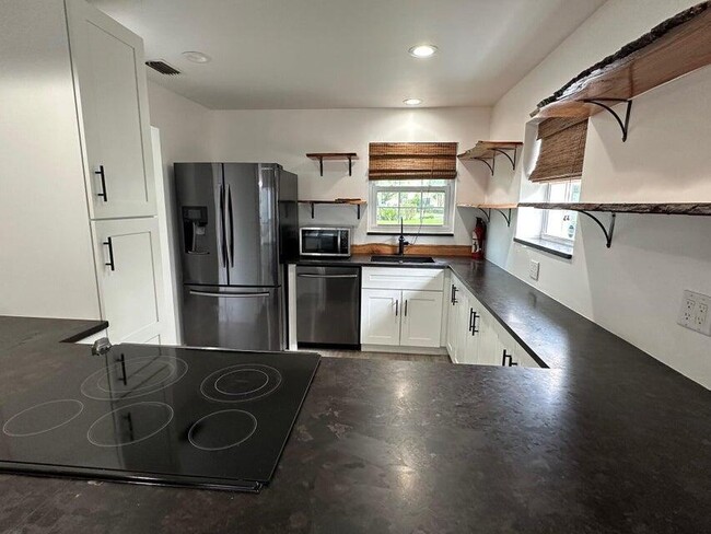 423 Waterside Dr in Hypoluxo, FL - Building Photo - Building Photo