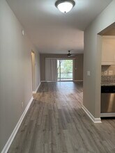 8483 Yadkin Cir in North Charleston, SC - Foto de edificio - Building Photo