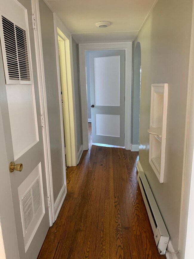 1509 Jackson St, Unit D in Charleston, WV - Building Photo - Building Photo