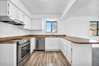 430 Calle De La Plata in Sparks, NV - Building Photo - Building Photo