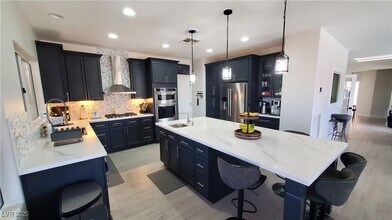 2106 Dipinto Ave in Henderson, NV - Building Photo - Building Photo