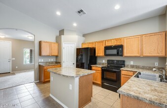 1979 N Vista Ln in Casa Grande, AZ - Building Photo - Building Photo