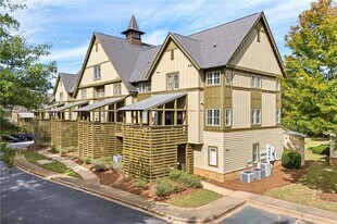 650 Dekalb St in Auburn, AL - Building Photo