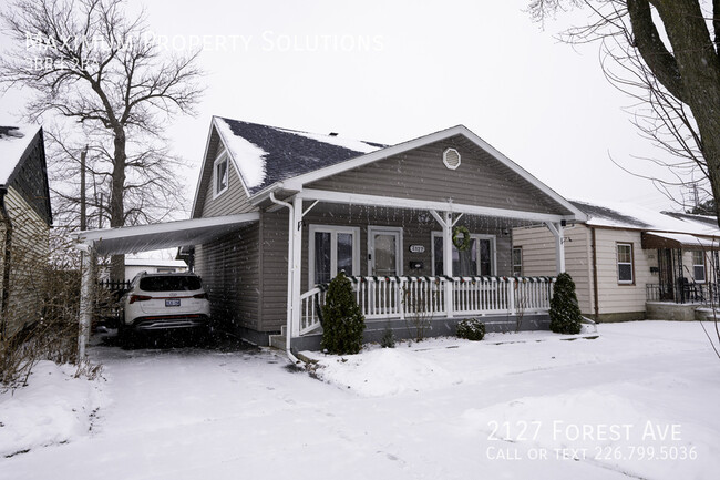 2127 Forest Ave in Windsor, ON - Building Photo - Building Photo