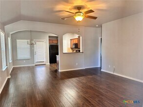 417 Capistrano Dr in San Marcos, TX - Building Photo - Building Photo