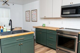 384-1320 1320 E in Hyrum, UT - Building Photo - Building Photo