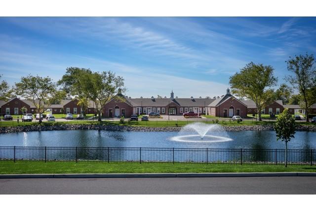 75 Circle Dr in Islip, NY - Building Photo - Building Photo