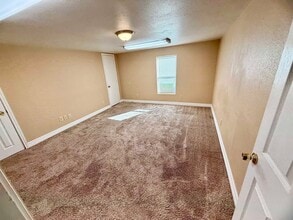 249 Kibbe Ave in Bridge City, TX - Foto de edificio - Building Photo