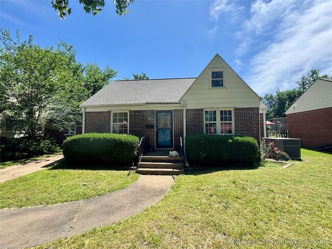 property at 1411 S Marion Ave