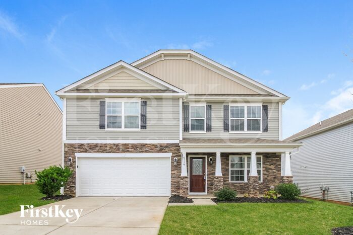 6714 Championship Dr in Whitsett, NC - Building Photo
